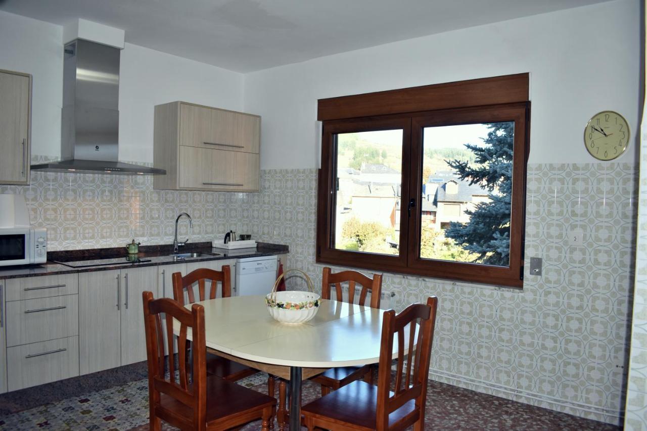 Apartamentos Picea Azul Vega de Espinareda Esterno foto