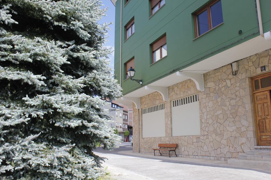 Apartamentos Picea Azul Vega de Espinareda Esterno foto